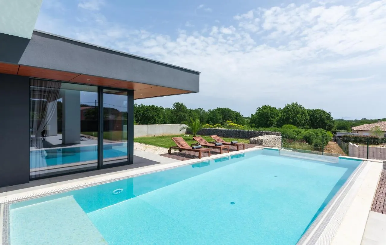 Amazing Villa In Linjan With Wifi And 4 Bedrooms Liznjan 0*,  Croatia