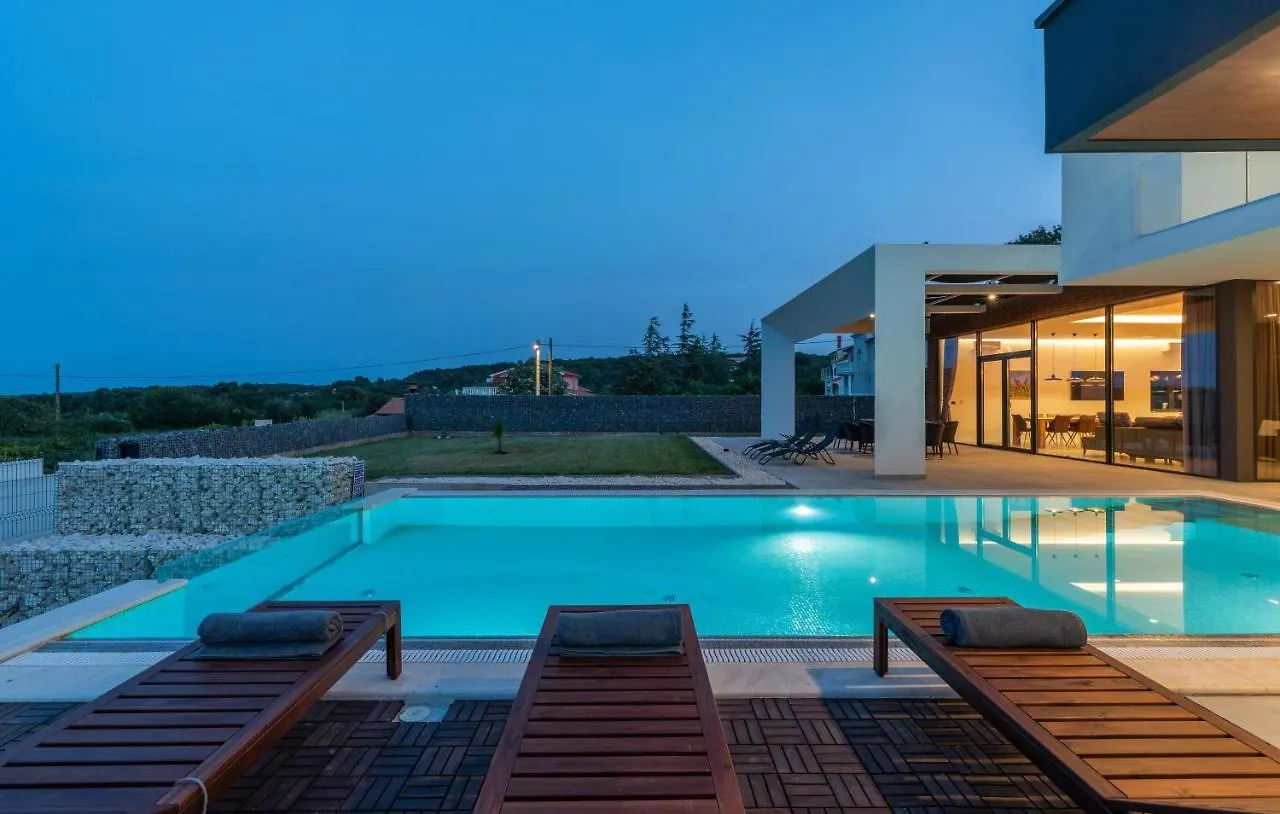 Amazing Villa In Linjan With Wifi And 4 Bedrooms Liznjan